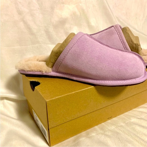 Lavender purple Ugg scuffette. Brand new never worn - Picture 3 of 5